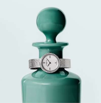 Baume & Mercier unveils a new collection, Joia by Baume & Mercier. Tap to shop image